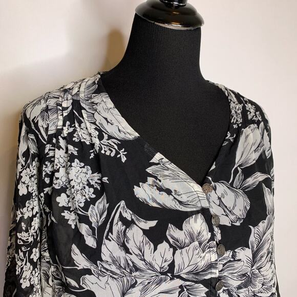 MINKPINK black white floral sheer cropped top size Medium - Picture 2 of 12